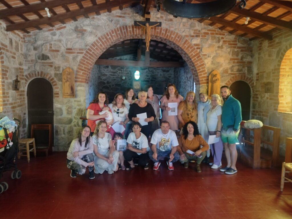 WhatsApp-Image-2024-10-21-at-10.32.03-1-1024x768 Fotos de Alumnos/as Felices