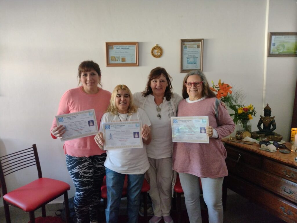 WhatsApp-Image-2024-10-21-at-15.32.32-6-1024x768 Fotos de Alumnos/as Felices